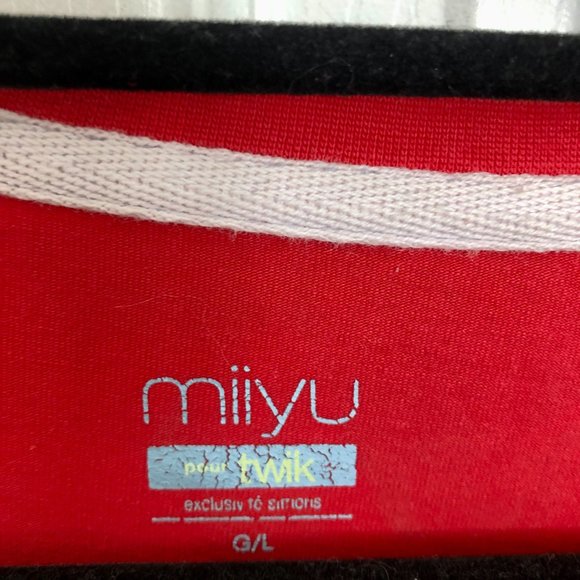 Cute red t-shirt - Picture 3 of 3